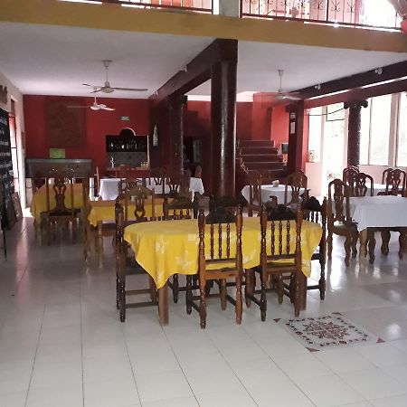 El Chac Mool Bed & Breakfast Santa Elena Exterior photo