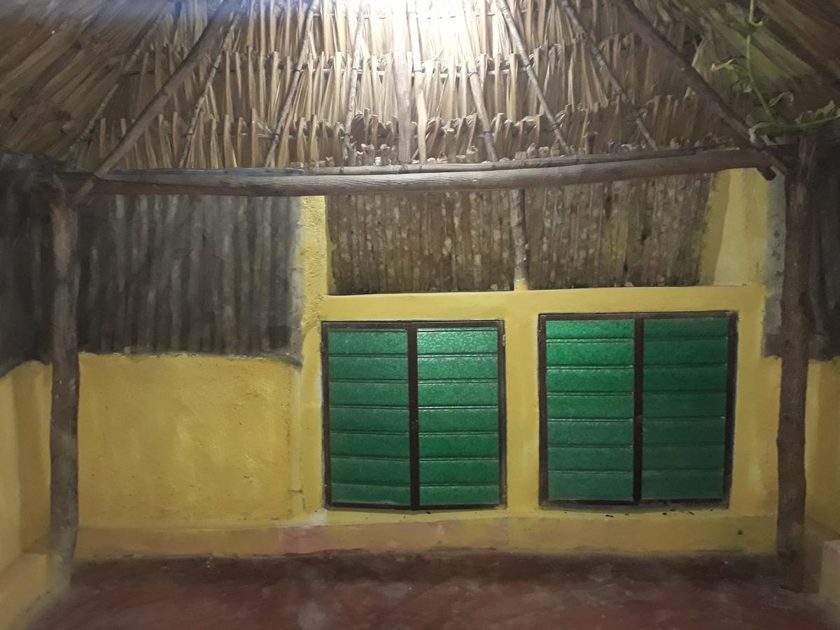 El Chac Mool Bed & Breakfast Santa Elena Exterior photo