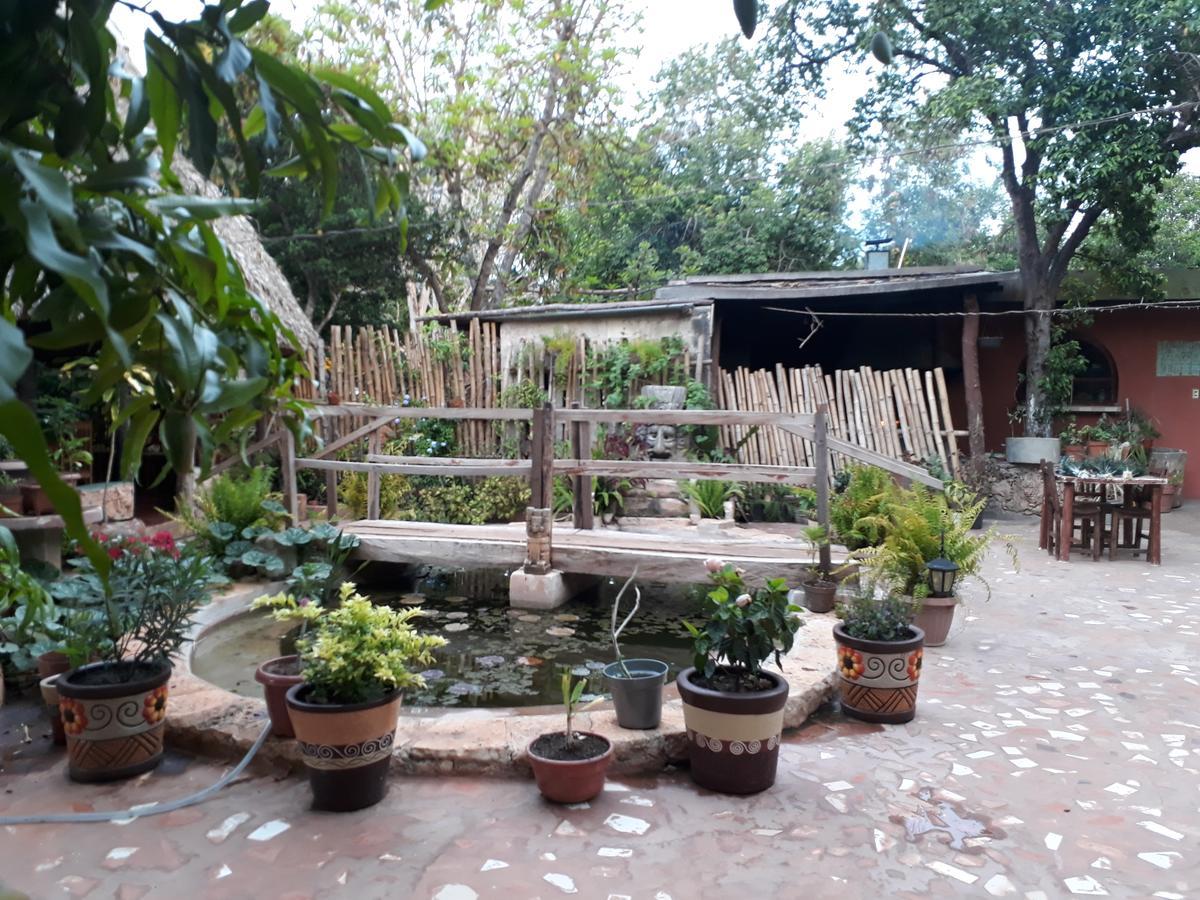 El Chac Mool Bed & Breakfast Santa Elena Exterior photo